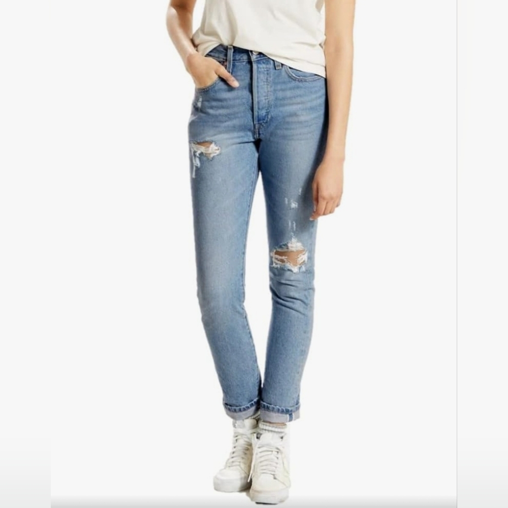 501 Distressed Levi "Cant Touch This" Blue Jeans So Cute!😍